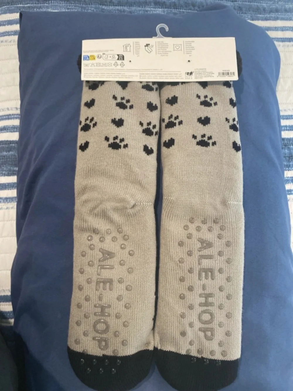 Women’s Non-Slip Knee-High Socks in Light Gray with Black Accents